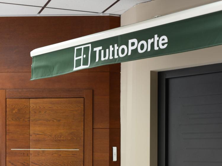Tenda da sole - Esposizione in uno Showroom TuttoPorte