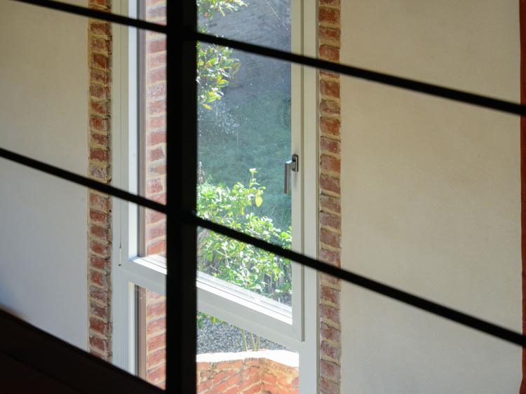 Serramenti in PVC - Realizzazione TuttoPorte in un casale ad Asti
