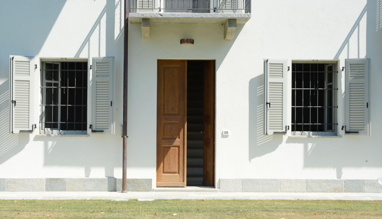 Porta blindata - Realizzazione TuttoPorte in un casale a Villanova