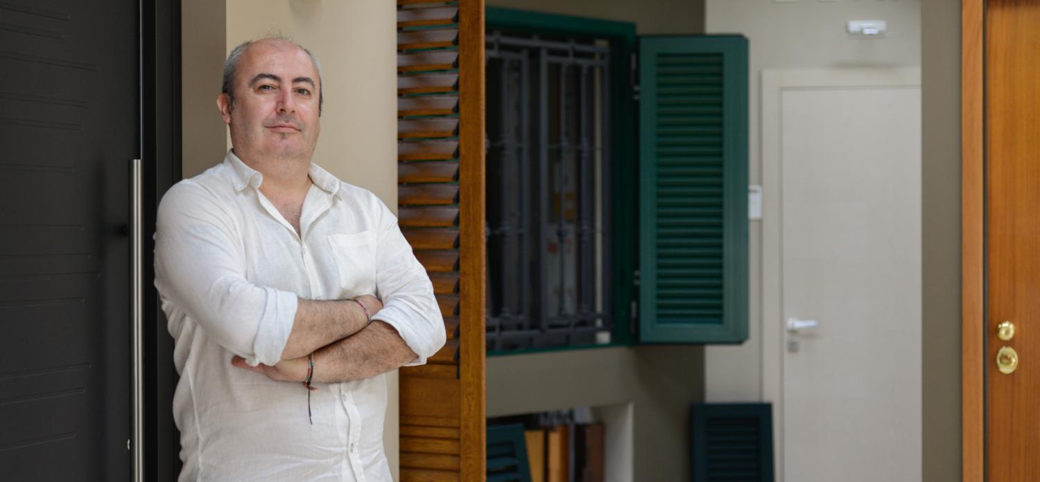 Massimo Angius ti accoglie nello Showroom di Vanchiglietta